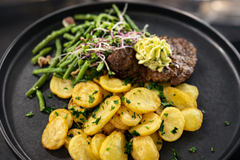 Reštaurácia / Reštaurácia Reštaurácia / Reštaurácia