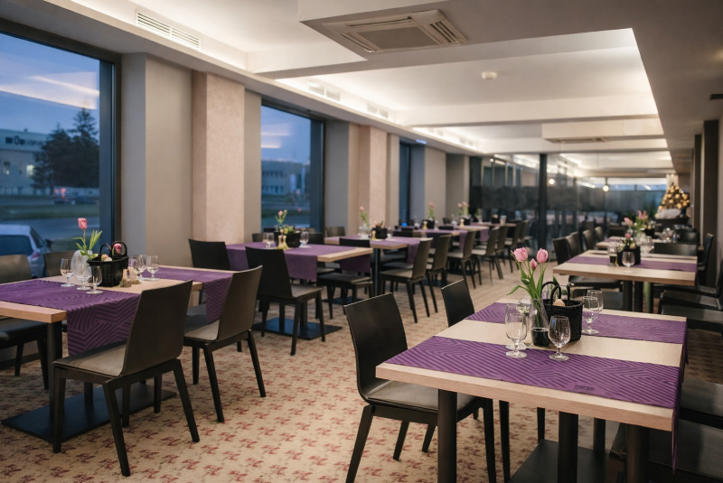 Reštaurácia / Reštaurácia Reštaurácia / Reštaurácia